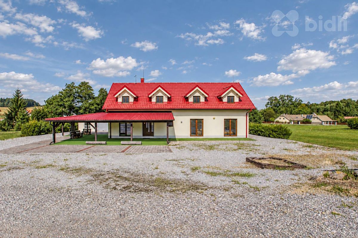 Prodej rodinného domu 220 m², pozemek 4000 m² – fotografie 4