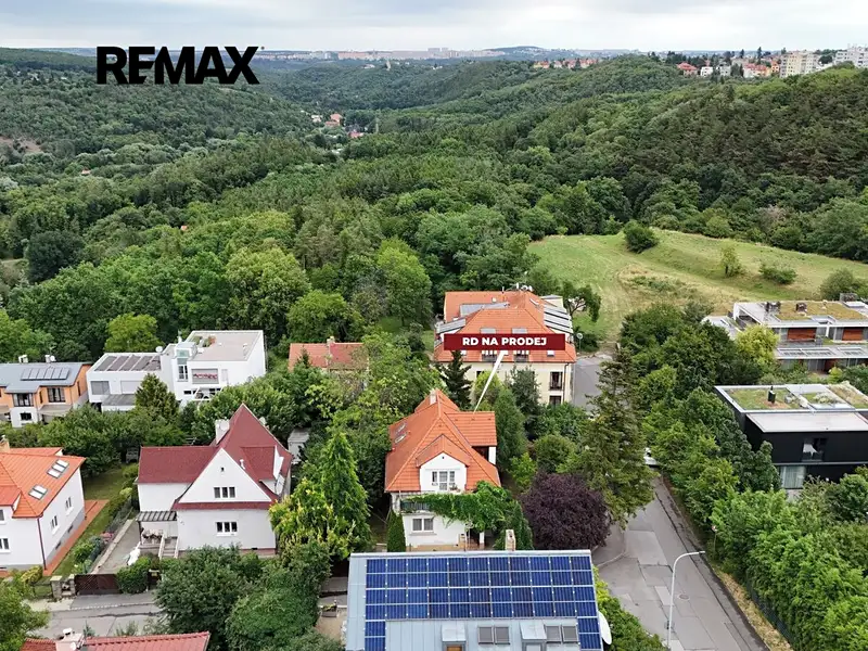 Prodej rodinného domu 162 m², pozemek 641 m², Praha – náhled fotky 1