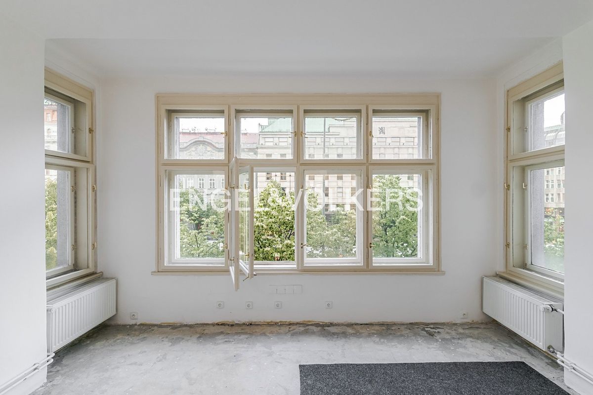 Pronájem kanceláře 175 m² – fotografie 2
