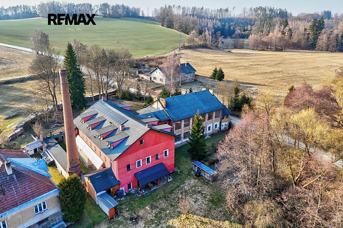 Prodej rodinného domu 440 m², pozemek 16608 m²