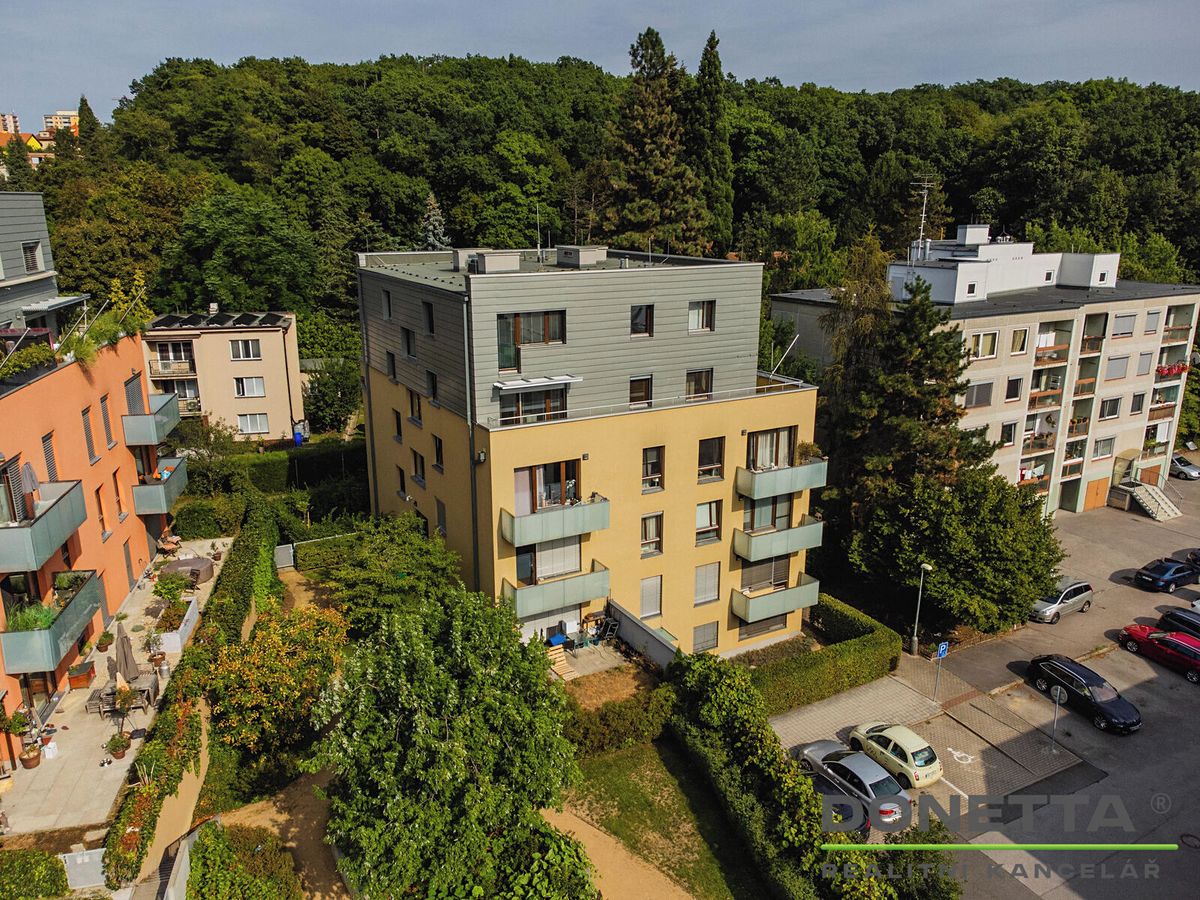 Pronájem bytu 3+kk 84 m²