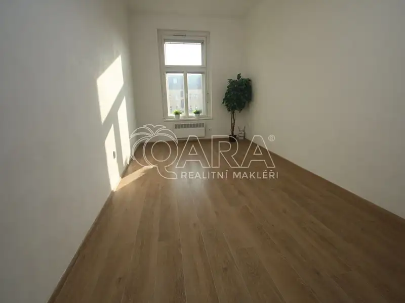 Pronájem bytu 1+kk 29 m², Praha – náhled fotky 1