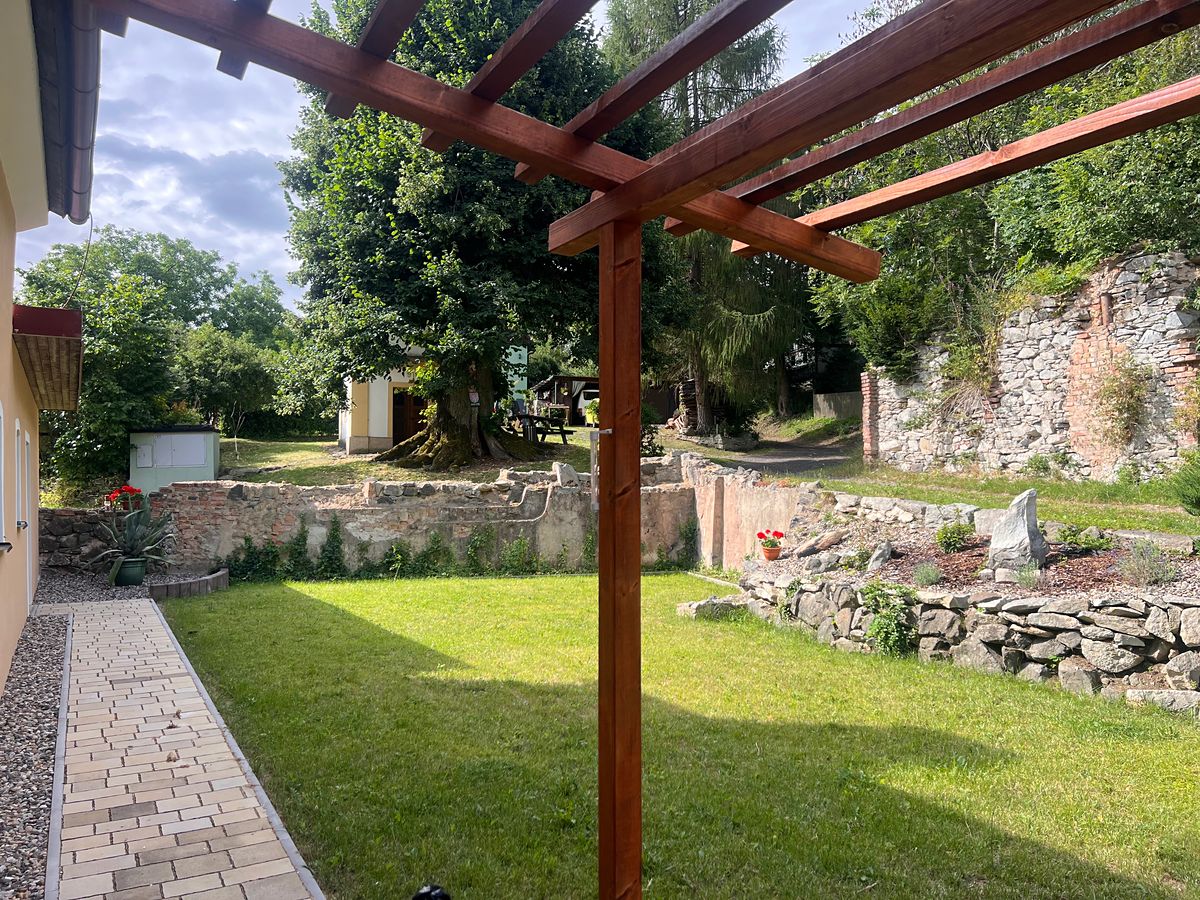 Pronájem rodinného domu 160 m², pozemek 350 m² – fotografie 3