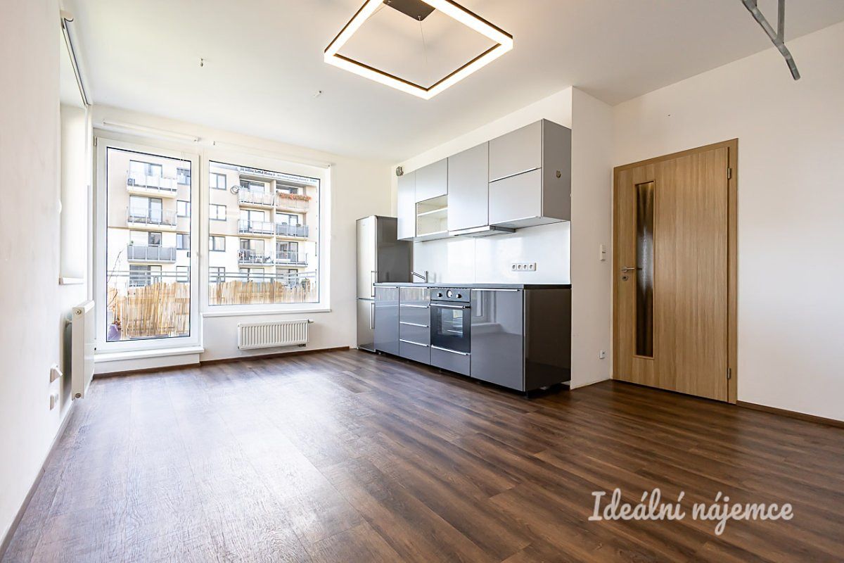 Pronájem bytu 1+kk 32 m²
