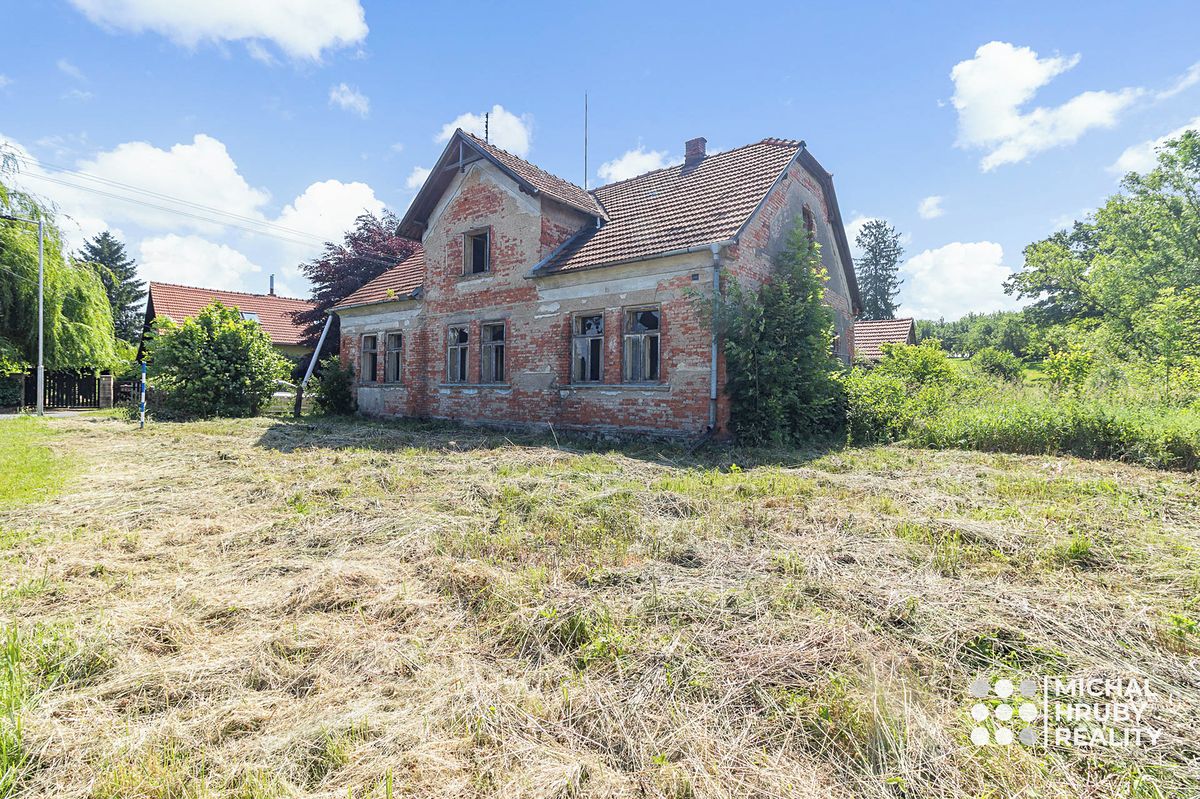 Prodej rodinného domu 192 m², pozemek 1472 m² – fotografie 3