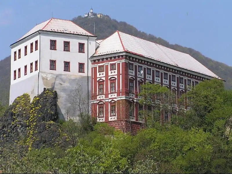 Dražba specifického typu nemovitosti 6500 m², Velemín – náhled fotky 1