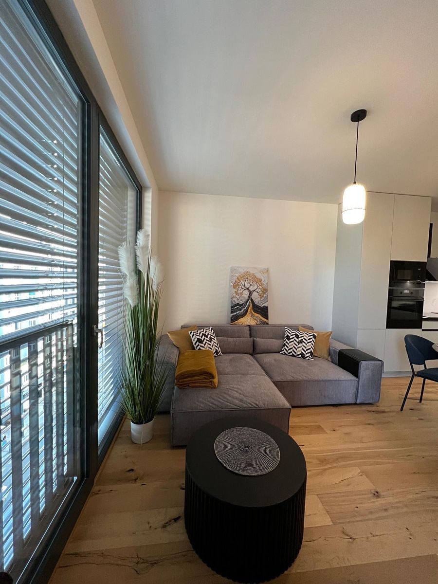 Pronájem bytu 2+kk 47 m² – fotografie 2