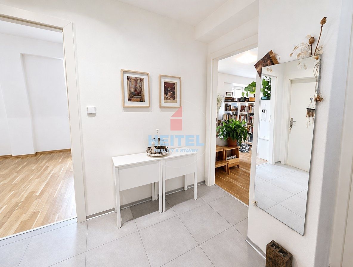 Pronájem bytu 2+1 88 m² – fotografie 4