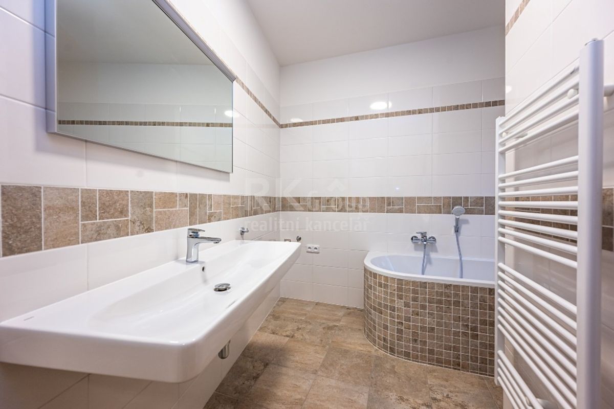 Pronájem bytu 3+kk 62 m² – fotografie 2