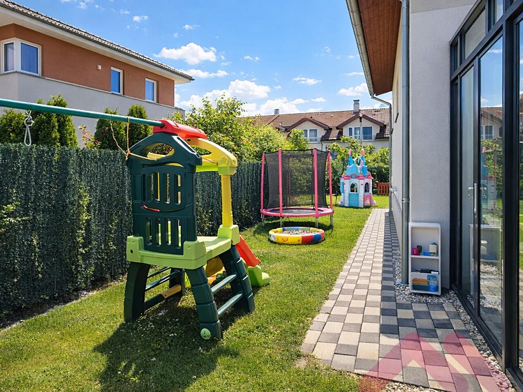 Prodej domu, 187 m² (18 z 23)