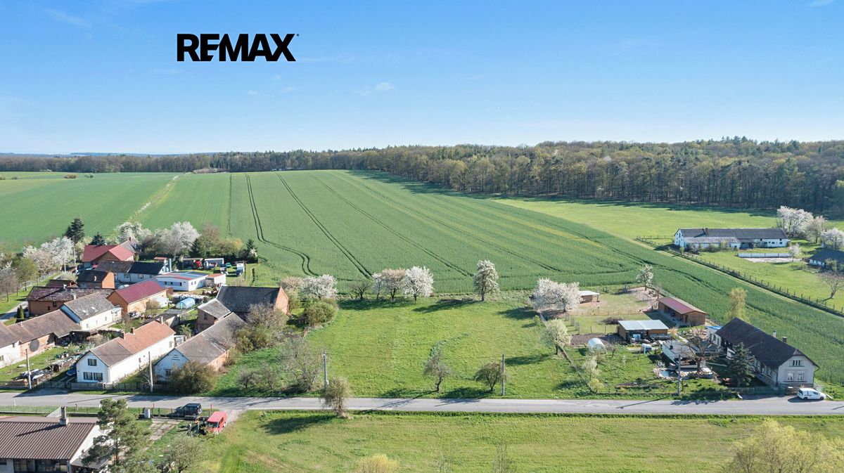 Prodej stavebního pozemku 863 m² – fotografie 3