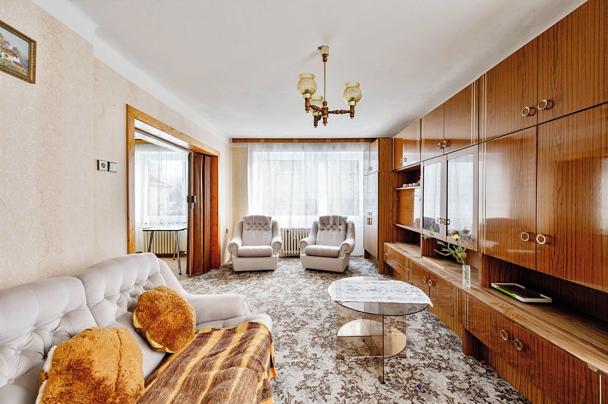 Prodej rodinného domu 210 m², pozemek 511 m² – fotografie 2