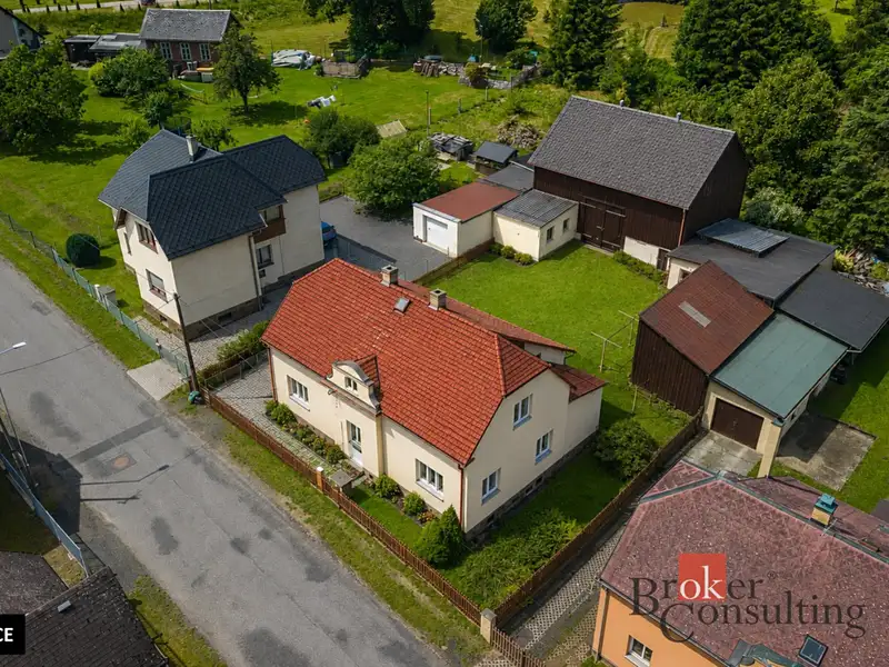 Prodej rodinného domu 225 m², pozemek 1749 m², Velký Šenov – náhled fotky 1