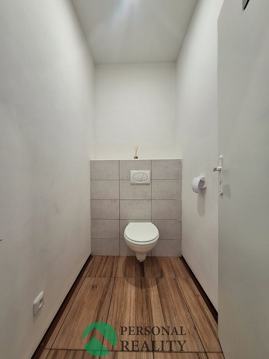 Pronájem obchodního prostoru 65 m² – fotografie 4