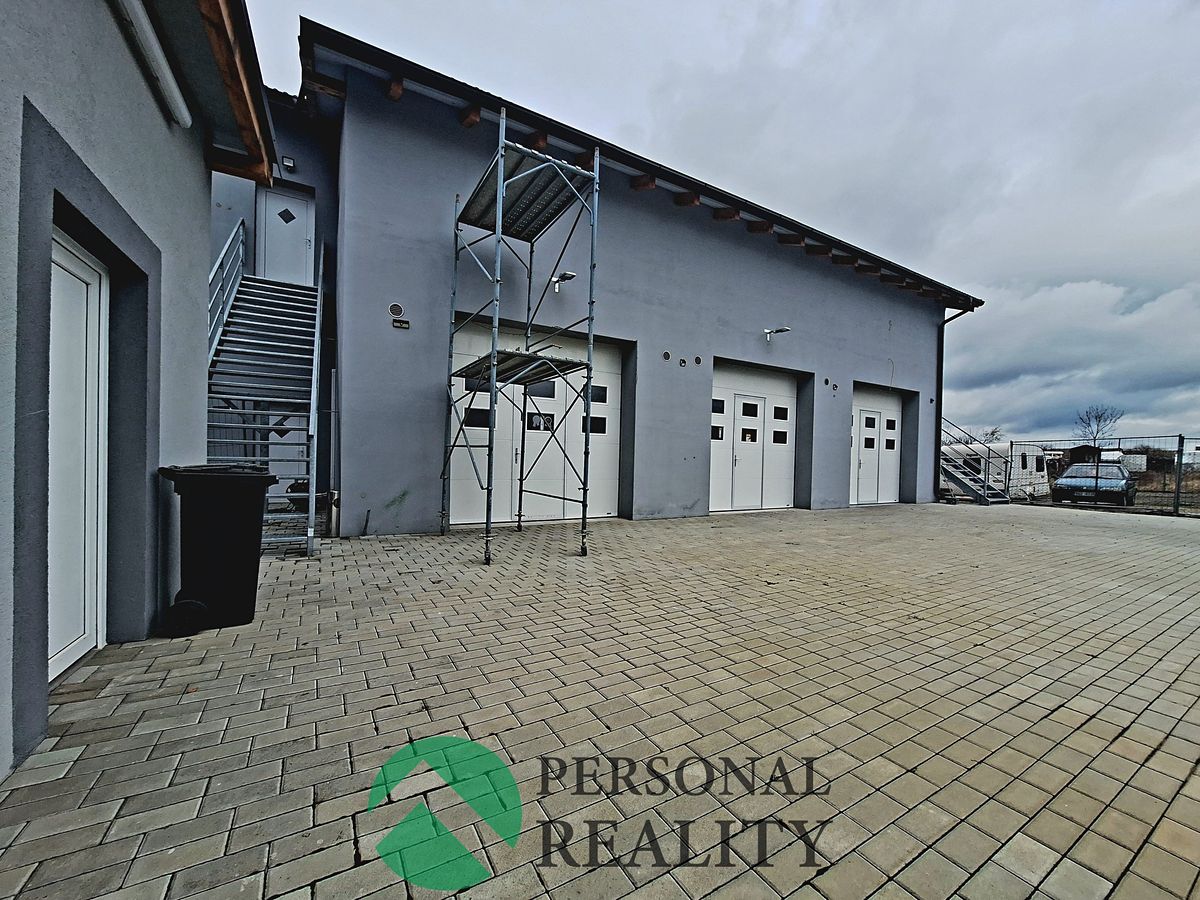 Pronájem obchodního prostoru 65 m²