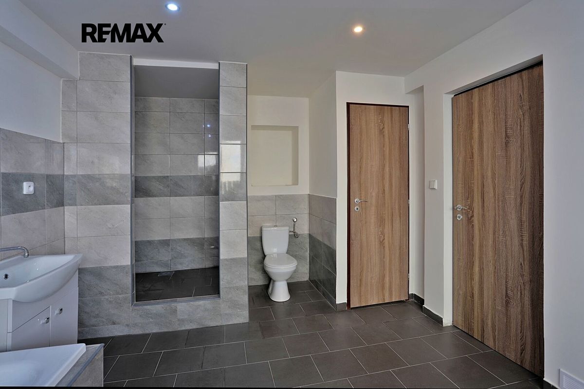Prodej rodinného domu 200 m², pozemek 213 m² – fotografie 2