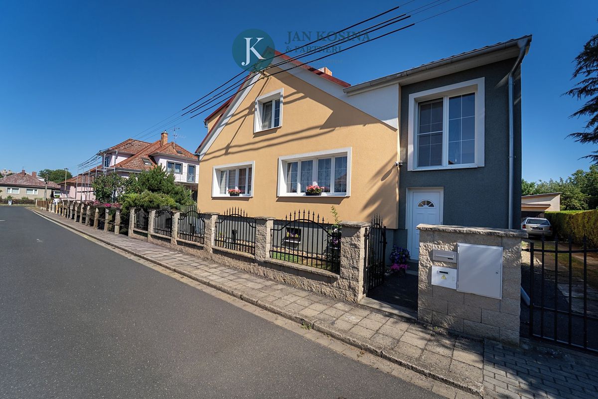 Prodej rodinného domu 235 m², pozemek 783 m²