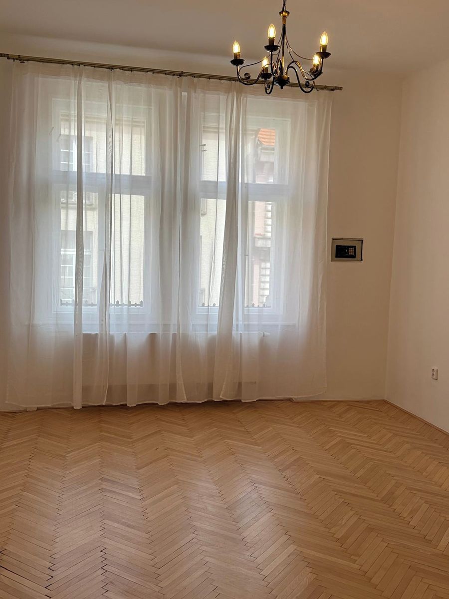 Pronájem bytu 2+1 67 m² – fotografie 2