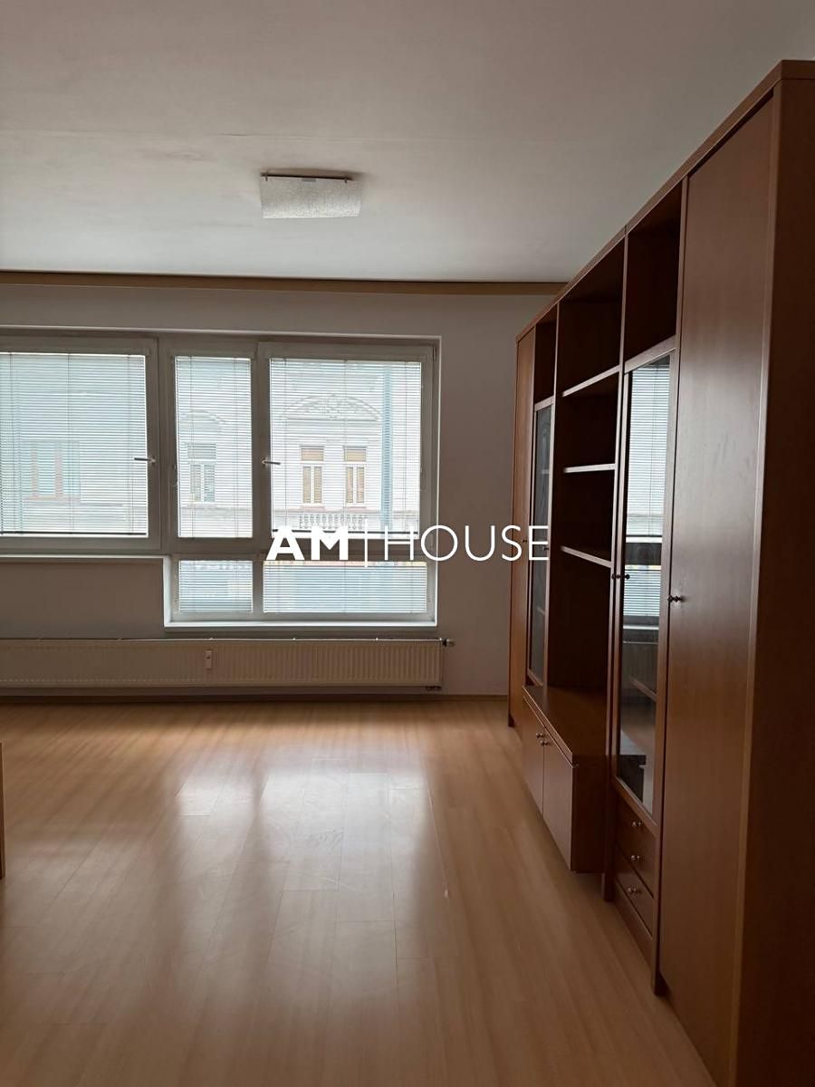 Pronájem bytu 1+kk 29 m² – fotografie 3