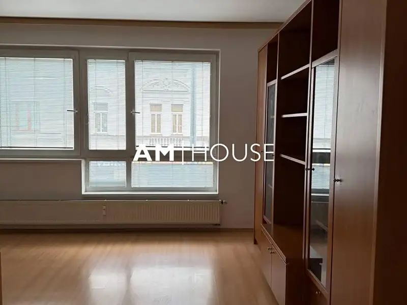Pronájem bytu 1+kk 29 m², Praha – náhled fotky 3