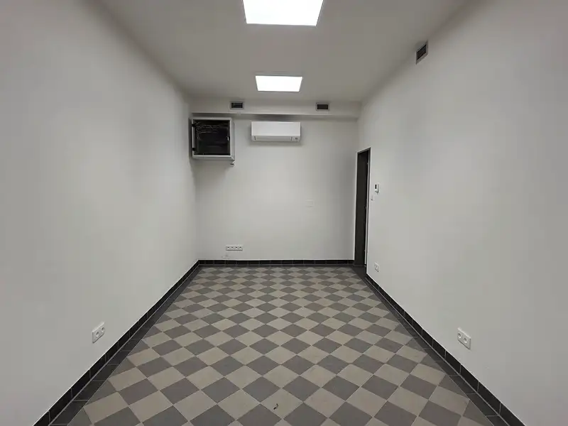 Pronájem obchodního prostoru 24 m², Jaroměř – náhled fotky 2
