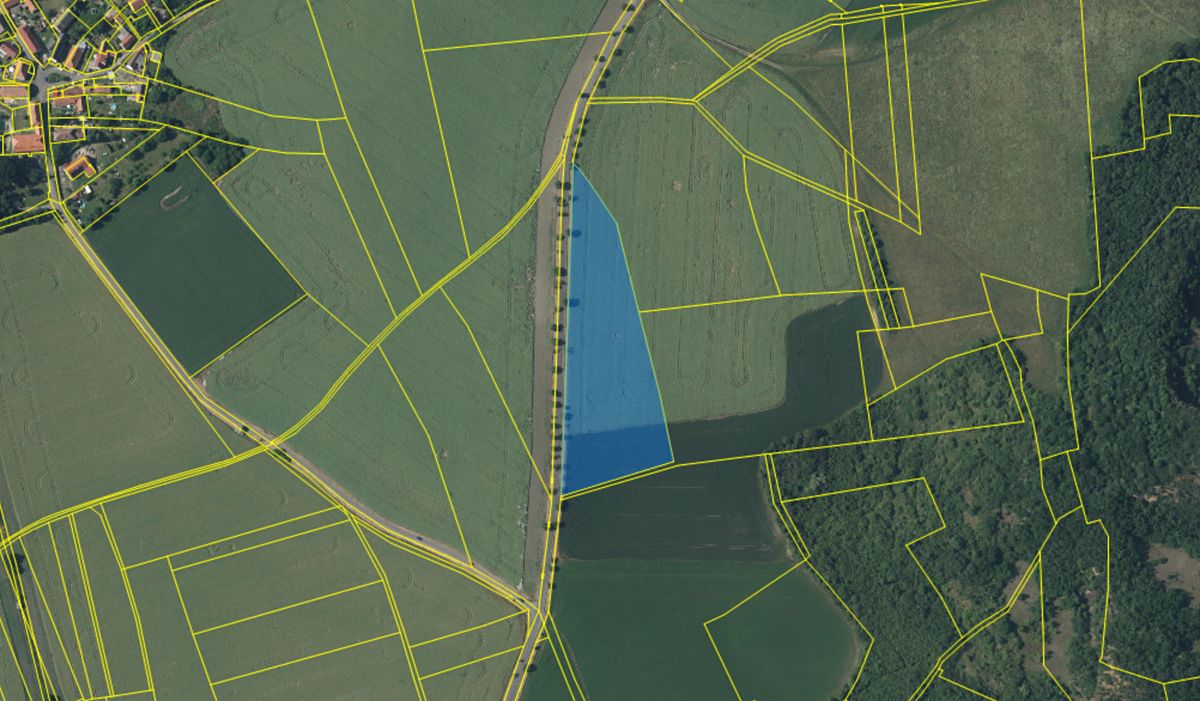 Prodej pole 136869 m²