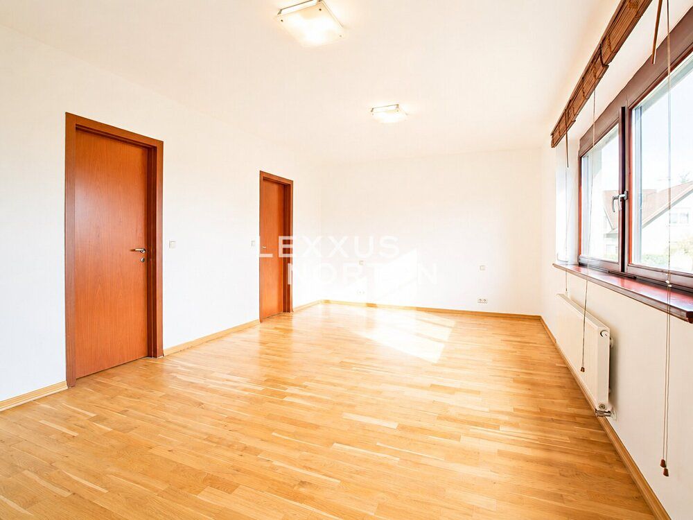 Pronájem rodinného domu 373 m², pozemek 857 m² – fotografie 5