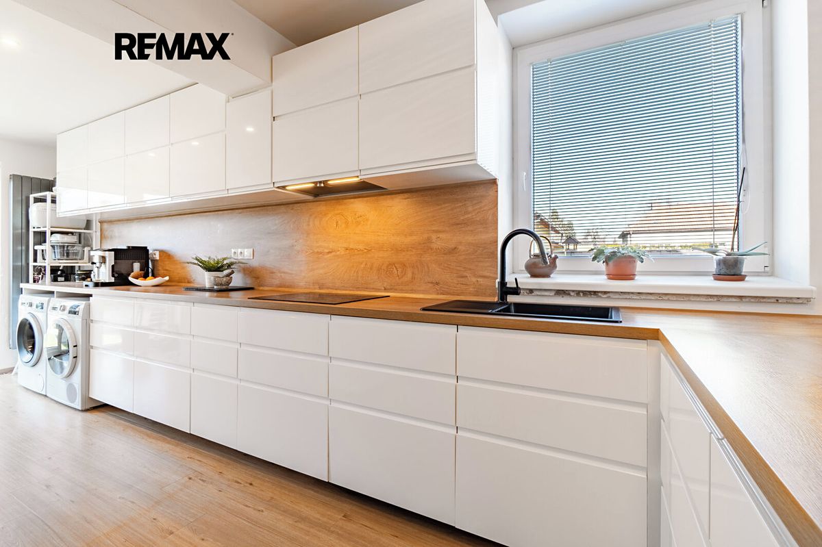 Prodej rodinného domu 163 m², pozemek 1205 m² – fotografie 4