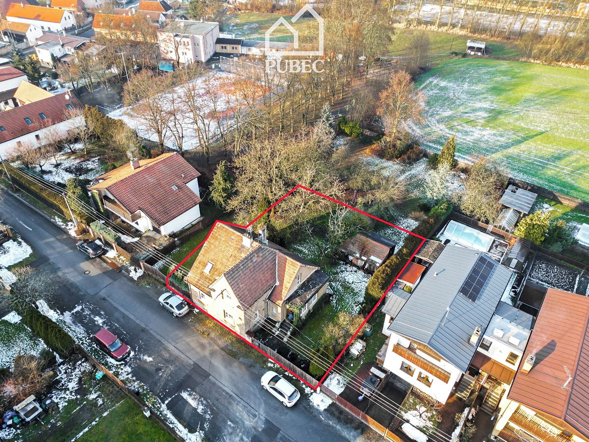 Prodej rodinného domu 198 m², pozemek 701 m² – fotografie 2