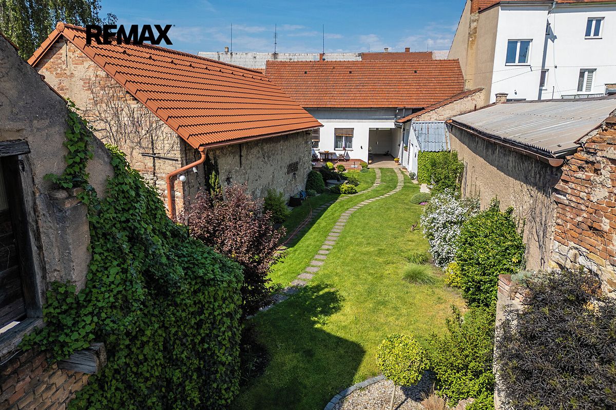 Prodej rodinného domu 190 m², pozemek 606 m² – fotografie 3