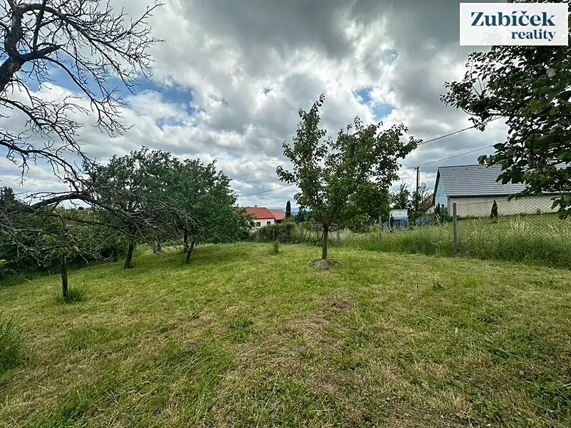 Prodej stavebního pozemku 1090 m², Újezdec – náhled fotky 3