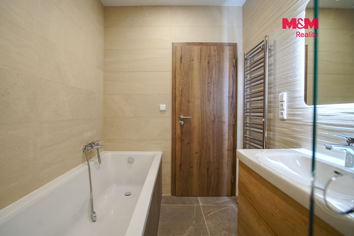 Prodej rodinného domu 114 m², pozemek 786 m² – fotografie 2