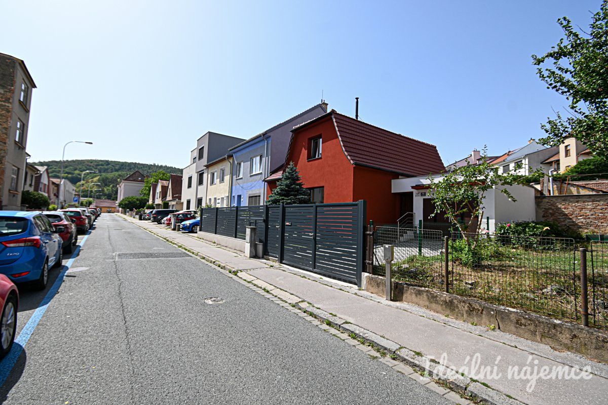 Pronájem bytu 3+1 180 m² – fotografie 3