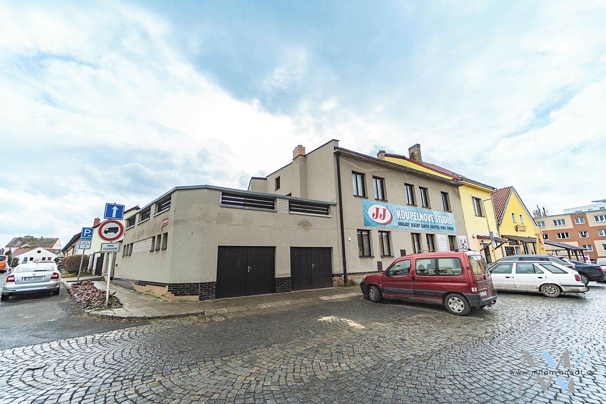 Prodej rodinného domu 250 m², pozemek 633 m² – fotografie 3