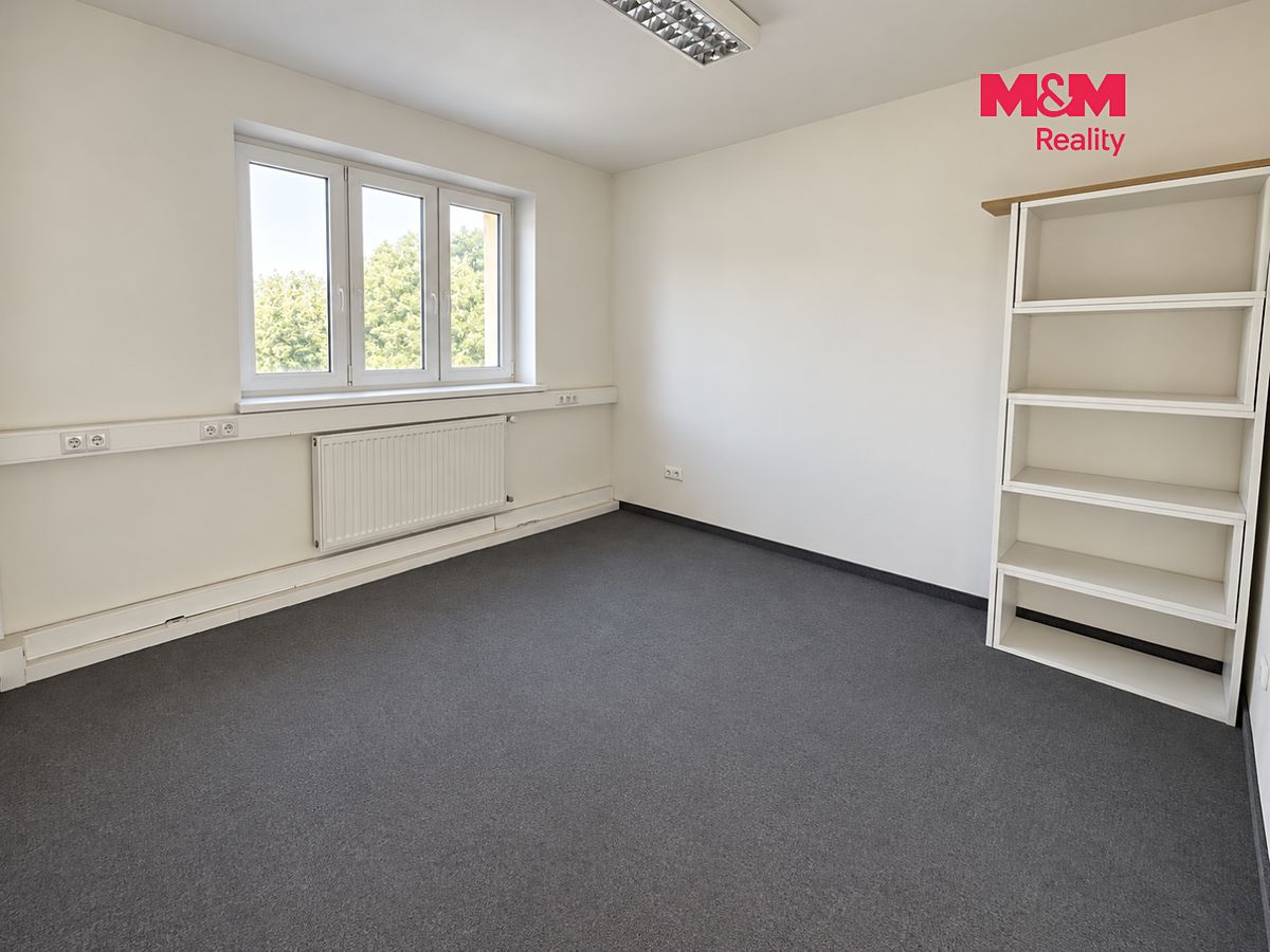 Pronájem kanceláře 10 m² – fotografie 3