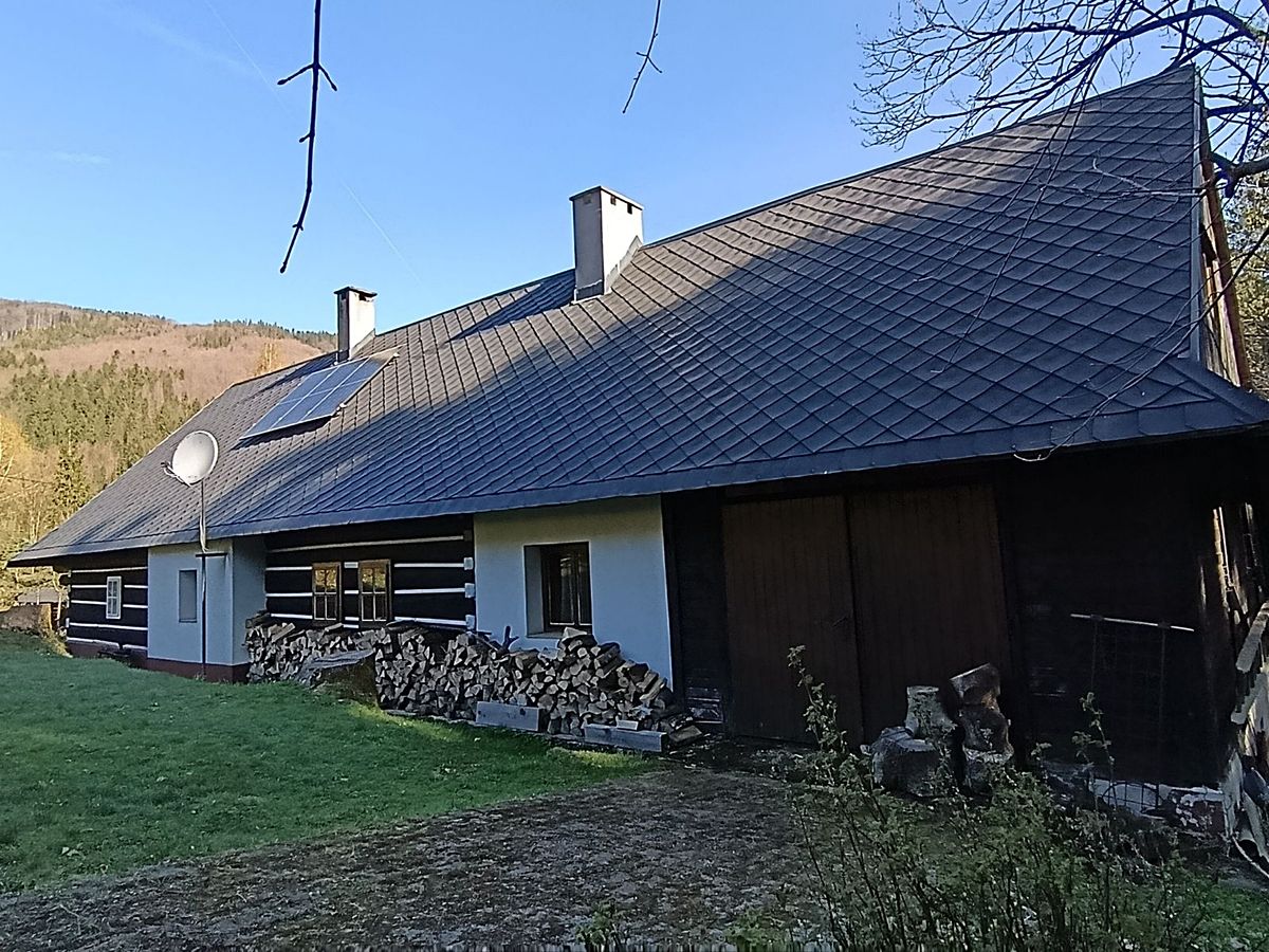 Prodej chaty 300 m², pozemek 27976 m² – fotografie 2