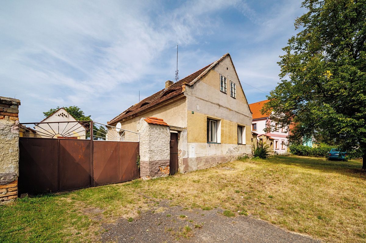 Prodej rodinného domu 110 m², pozemek 1987 m²