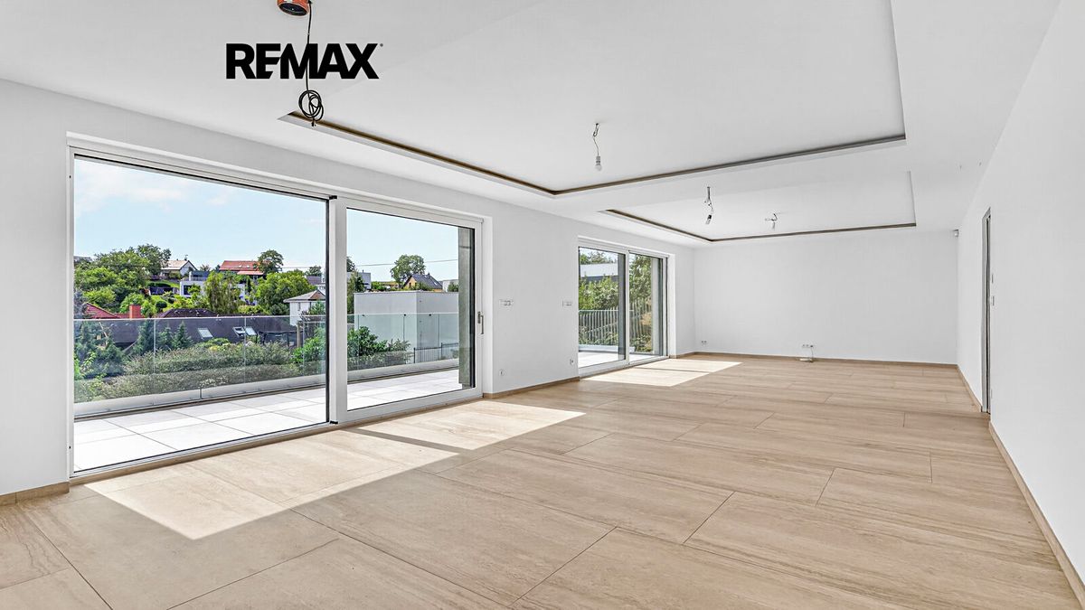 Prodej rodinného domu 358 m², pozemek 732 m² – fotografie 5