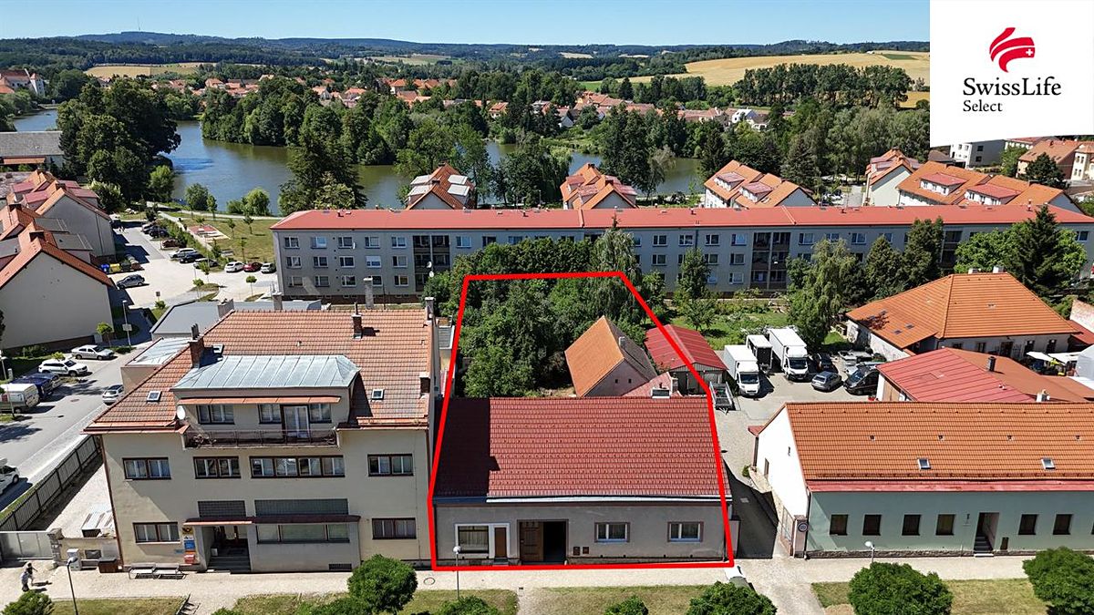 Prodej rodinného domu 300 m², pozemek 1139 m²