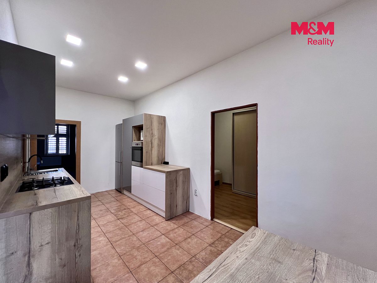 Pronájem bytu 2+1 67 m² – fotografie 3