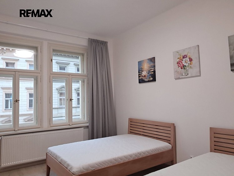 Pronájem bytu 3+kk, 65 m² (9 z 21)