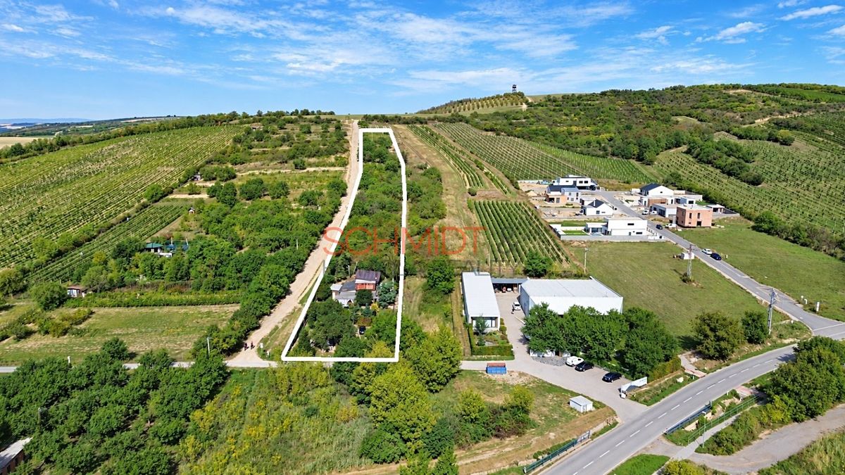 Prodej stavebního pozemku 7968 m² – fotografie 2