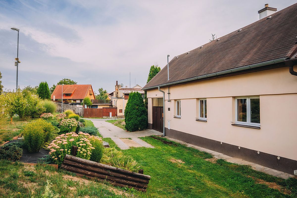 Prodej rodinného domu 180 m², pozemek 194 m² – fotografie 2