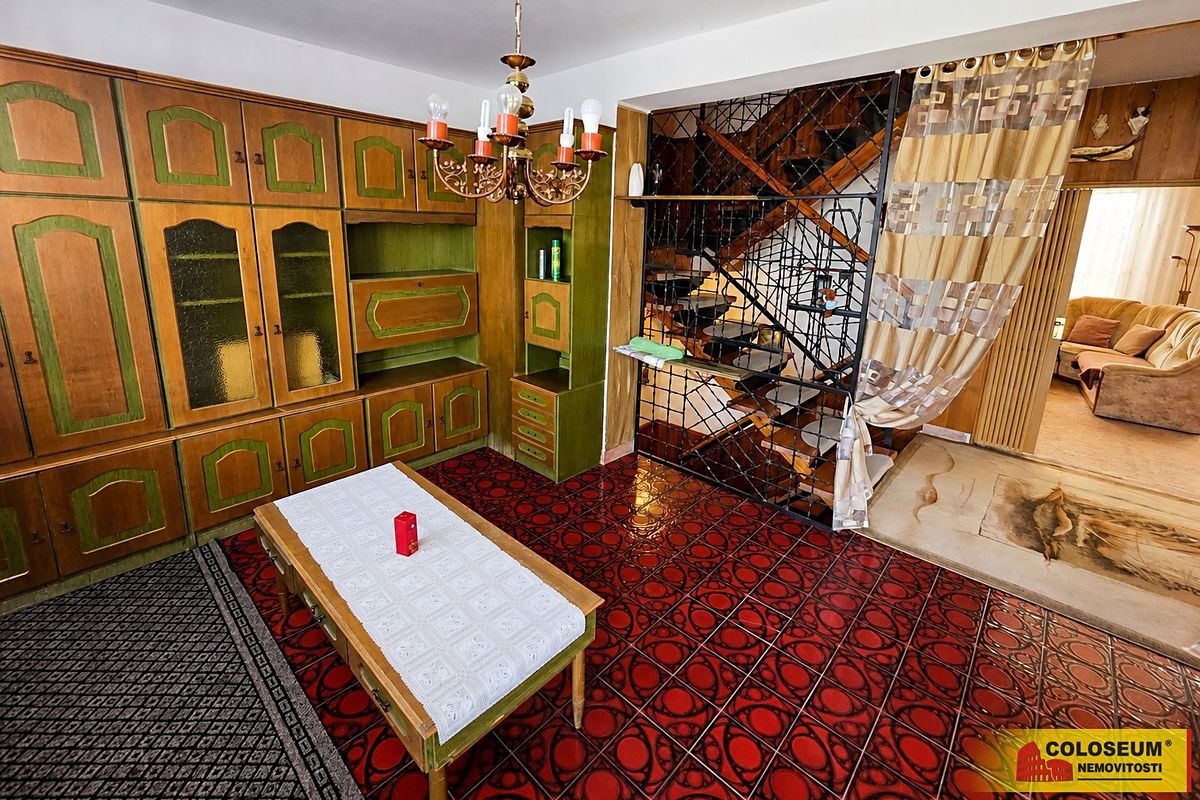Prodej rodinného domu 224 m², pozemek 390 m² – fotografie 4