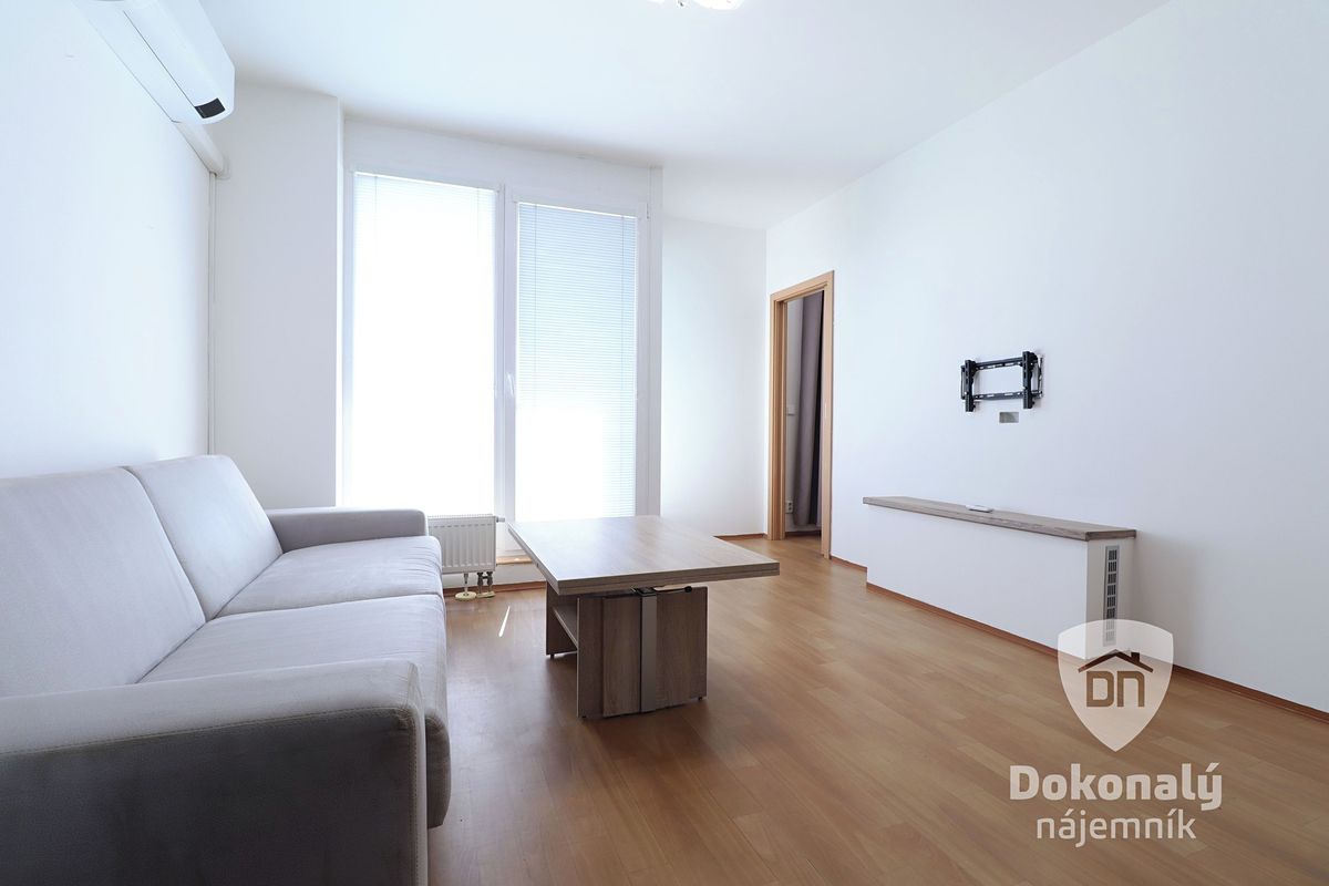 Pronájem bytu 2+kk 43 m² – fotografie 3