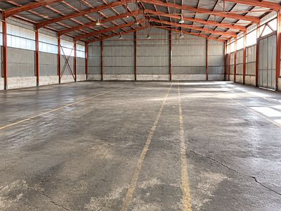 Pronájem skladového prostoru 1500 m²