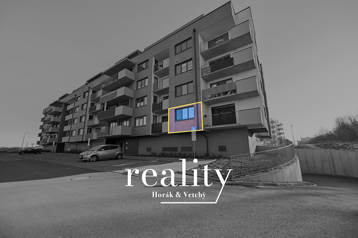 Pronájem bytu 1+kk 33 m² – fotografie 2