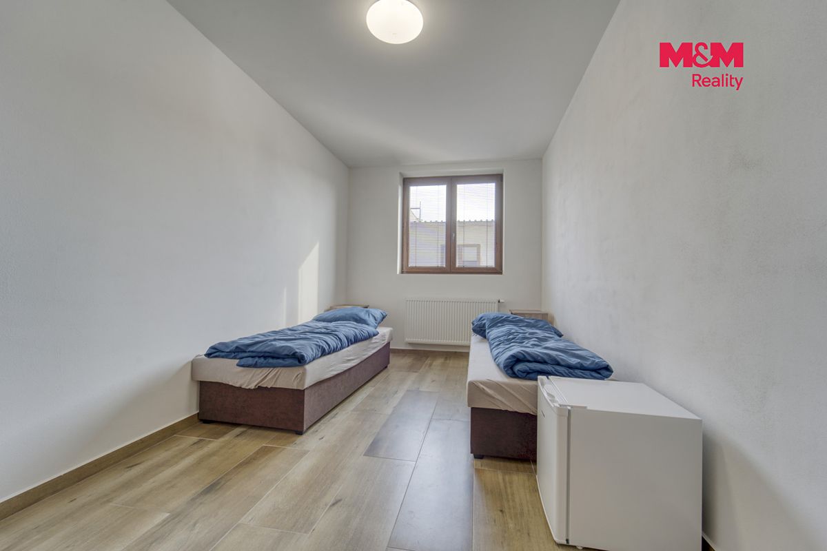 Pronájem bytu 1+kk 10 m² – fotografie 3