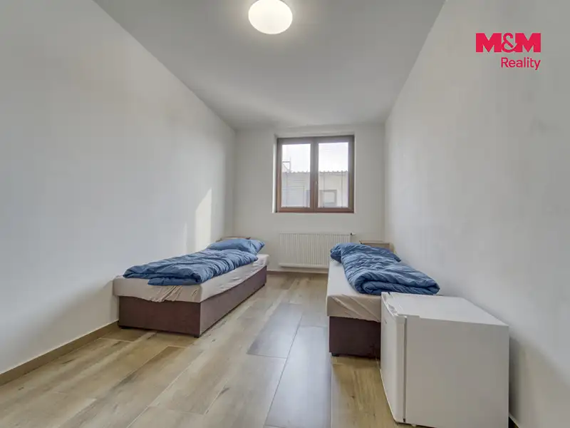 Pronájem bytu pokoje 10 m², Kožlany – náhled fotky 3