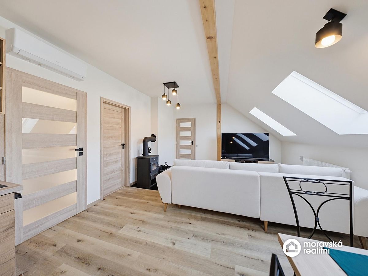 Prodej vícegeneračního domu 121 m², pozemek 410 m² – fotografie 5